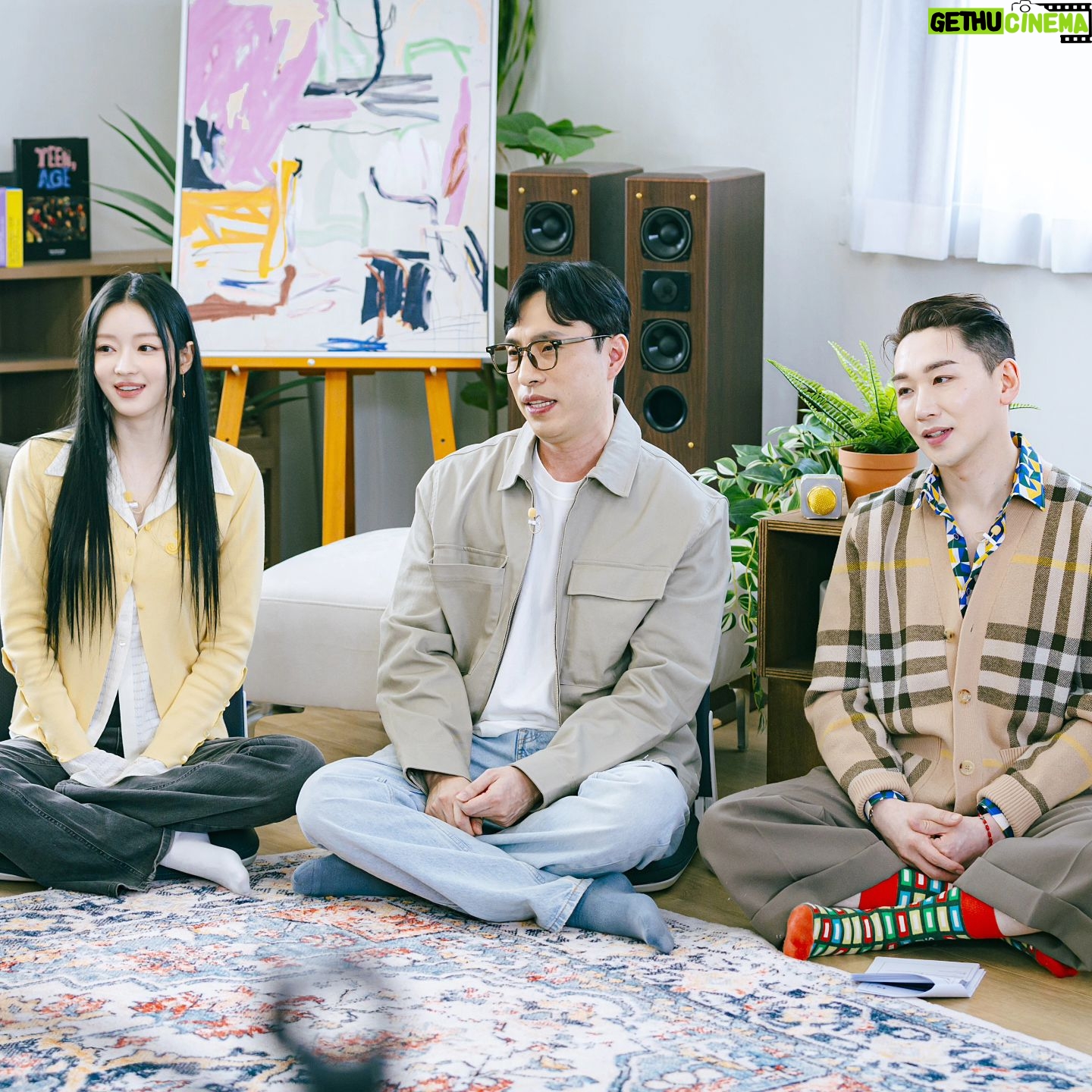 Lee Eun-jae Instagram - 🏆명곡 챔피언십🏆미리보기❕ 내일 밤 10시 40분 SBS 에 케이팝 보컬 가문이 찾아 옵니다🎵 진성 라이브를 하지 않아 방시혁 의장님께 혼났었다는 이현 님🥹 '사랑앓이' 때문에 3일간 녹음실에 갇혔던 홍기 님😯 공기 90 보컬 때문에 가끔은 어지럽다는 소유 님🤣 녹음할 땐 수박 주스와 함께한다는 유아 님까지🍉 케이팝 기강 잡으러 온 보컬 가문의 이야기는 내일 (4/24, 수) 밤 10시 40분 공개 됩니다 😎