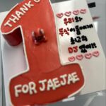 Lee Eun-jae Instagram - 어느새 두데 1주년입니다! 과분한 선물 너무 감사드립니다🌹 항상 신경 써주시고 돌봐주시고 잊지 않고 찾아주시고 생각해 주시고 챙겨주시고 사랑해주셔서 감사합니다🫶 남은 시간도 꼭꼭 눌러서 알차게 쓰자구용🍀 #두시의데이트 #두식이 #재없사