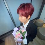 Lee Eun-jae Instagram - 저 상 받았어요🌹저의 또 다른 가족 두식이들과 홍희주 강당당 김선홍 피디님, 이영희 홍여진 이지혜 작가님 그리고 MBC 라디오국 국장님 부장님 전부 감사드립니다🏆이쁜 옷 구해주신 송화정 실장님도 감사드려욧👔 두식이들 다시 한 번 감사합니다! 더 좋은 진행으로 보답할게요🩵!!! #두시의데이트재재입니다 #째디