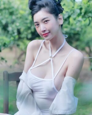 Lee Hae-in Instagram - 여름이왔어 🌵🌴🌳🍀