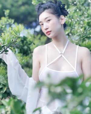 Lee Hae-in Instagram - 여름이왔어 🌵🌴🌳🍀