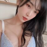 Lee Hae-in Instagram - 주말밤 잘자요 🩵