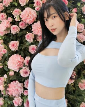 Lee Hae-in Instagram - 봄이왔어요🌸🌺🌼