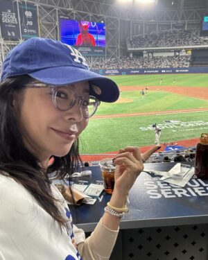 Lee Hae-young Instagram - MLB 갔다왔었다는!!!
휴대폰을 차에 두고 갔었다는~😳