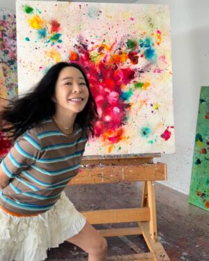 Lee Hae-young Instagram - 그림 그리다 이런 사진도 가끔 찍꼬~👩🏽‍🎨