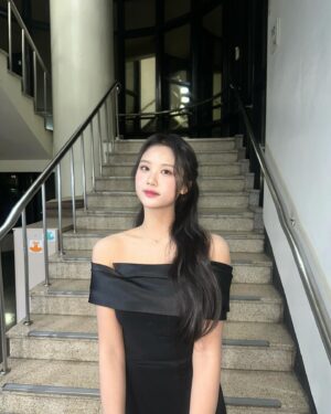 Lee Jae-si Instagram - 2023 kbs 연예대상 시상자로 설 수 있게 되어 영광이였습니다!! 
수상하신 모든 분들 축하드립니다👏🏻☺️