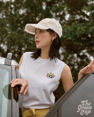 Lee Ju-yeon Instagram - 트래비스매튜 X 배우 이주연(@jupppal)

골프 라이프스타일 매거진 더 그린컵 @thegreencup.official 과 함께한 
글로벌 프리미엄 골프웨어 트래비스매튜 @travismathew_kr 
24SS 컬렉션 화보💙

The Perfect Sunday Vibes

주말 아침, 늘 그렇듯 필드로 나서본다. 말간 얼굴로 무심히 있다가도 단단한 눈빛으로 자신만의 루틴을 시작하는 배우 이주연. 그녀의 완벽한 하루, 그리고 트래비스매튜의 프리미엄 스타일로 가득 채운 새로운 골프 씬.

editor Choi Wonju @lotsoffun____ 
photographer JDZ Chung @jdzcity 
model Lee Juyeon @jupppal 
hair / make up Kim Mini @m_j108 
location Cypress Golf & Resort @cypress_jeju 
cooperation TravisMathew @travismathew_kr