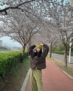 Lee Ju-yeon Instagram - 나의 3월 안녕 🧡