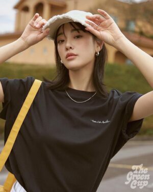 Lee Ju-yeon Instagram - 트래비스매튜 X 배우 이주연(@jupppal)

골프 라이프스타일 매거진 더 그린컵 @thegreencup.official 과 함께한 
글로벌 프리미엄 골프웨어 트래비스매튜 @travismathew_kr 
24SS 컬렉션 화보💙

The Perfect Sunday Vibes

주말 아침, 늘 그렇듯 필드로 나서본다. 말간 얼굴로 무심히 있다가도 단단한 눈빛으로 자신만의 루틴을 시작하는 배우 이주연. 그녀의 완벽한 하루, 그리고 트래비스매튜의 프리미엄 스타일로 가득 채운 새로운 골프 씬.

editor Choi Wonju @lotsoffun____ 
photographer JDZ Chung @jdzcity 
model Lee Juyeon @jupppal 
hair / make up Kim Mini @m_j108 
location Cypress Golf & Resort @cypress_jeju 
cooperation TravisMathew @travismathew_kr