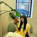 Lee Ju-yeon Instagram - 긴머리 변신 기분 좋아용 🩵 #에드비붙임머리 🩵 골프복 말고 편한 트레이닝도 예쁜 @travismathew @travismathew_kr 🩶