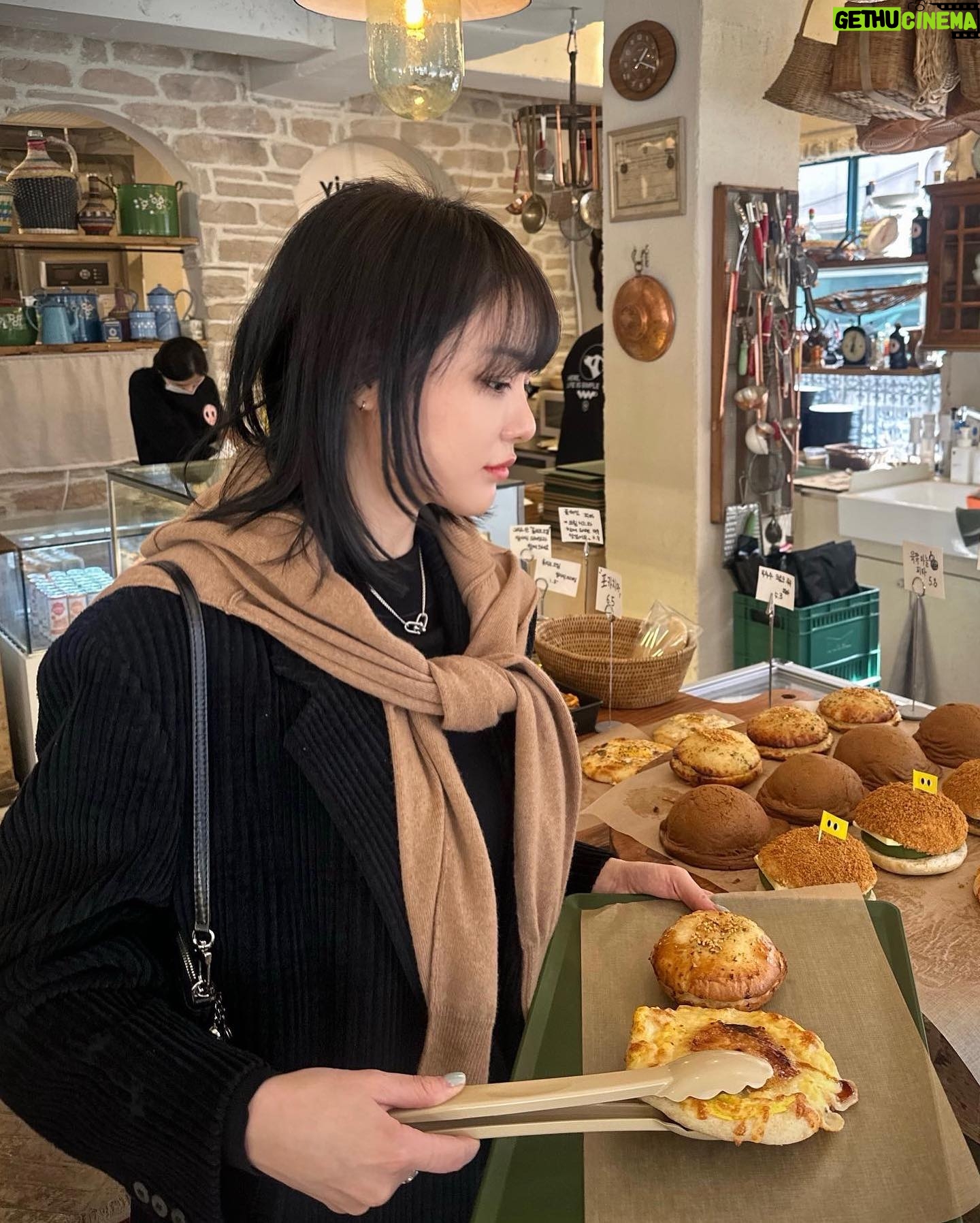 Lee Ju-yeon Instagram - โค๏ธ๐งก๐๐๐๐๐ค๐ค๐ค