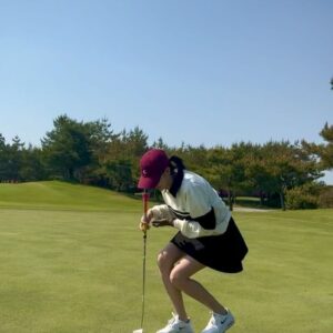 Lee Ju-yeon Instagram - 골프 시이작 ⛳️🌷💗💓
#GFORE_INVITATIONAL2024