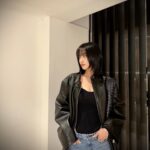 Lee Ju-yeon Instagram - 오랜만에 시사회 🤎 영화 ‘황야’ 재밌게 잘 보고 왔습니다🤎 넷플릭스에서 볼 수 있데요! 👏🏻👏🏻
