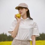 Lee Ju-yeon Instagram - 트래비스매튜 X 배우 이주연(@jupppal) 골프 라이프스타일 매거진 더 그린컵 @thegreencup.official 과 함께한 글로벌 프리미엄 골프웨어 트래비스매튜 @travismathew_kr 24SS 컬렉션 화보💙 The Perfect Sunday Vibes 주말 아침, 늘 그렇듯 필드로 나서본다. 말간 얼굴로 무심히 있다가도 단단한 눈빛으로 자신만의 루틴을 시작하는 배우 이주연. 그녀의 완벽한 하루, 그리고 트래비스매튜의 프리미엄 스타일로 가득 채운 새로운 골프 씬. editor Choi Wonju @lotsoffun____ photographer JDZ Chung @jdzcity model Lee Juyeon @jupppal hair / make up Kim Mini @m_j108 location Cypress Golf & Resort @cypress_jeju cooperation TravisMathew @travismathew_kr