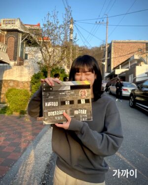 Lee Ju-yeon Instagram - 행복했던 촬영 ☺️
궁금하죠??? ㅎㅎㅎ
많이 기대해주세요!!💙