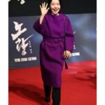 Lee Jung-hyun Instagram - #명량 의 정씨여인이 응원왔어요ㅎㅎ 아악~!🙋‍♀️ 이순신3부작중 마지막! #노량 이 다음주 20일 개봉합니다🌊 역사 그대로 펼쳐진 전투! 우리의영웅 #이순신장군님 의 역대급 해전이 펼쳐집니다..🔥🔥🔥 손에 땀을쥐고 봤네요..🙏🥹 특수관에서 보시는거 추천드려요👍 노량대박기원홧팅요~🙏👍아악~~~!🔥 #대한민국국민이라면꼭봐야할영화 #김한민 감독 #김윤석 #백윤식 #정재영 #허준호 #최덕문 #박명훈 #김성규 #문정희