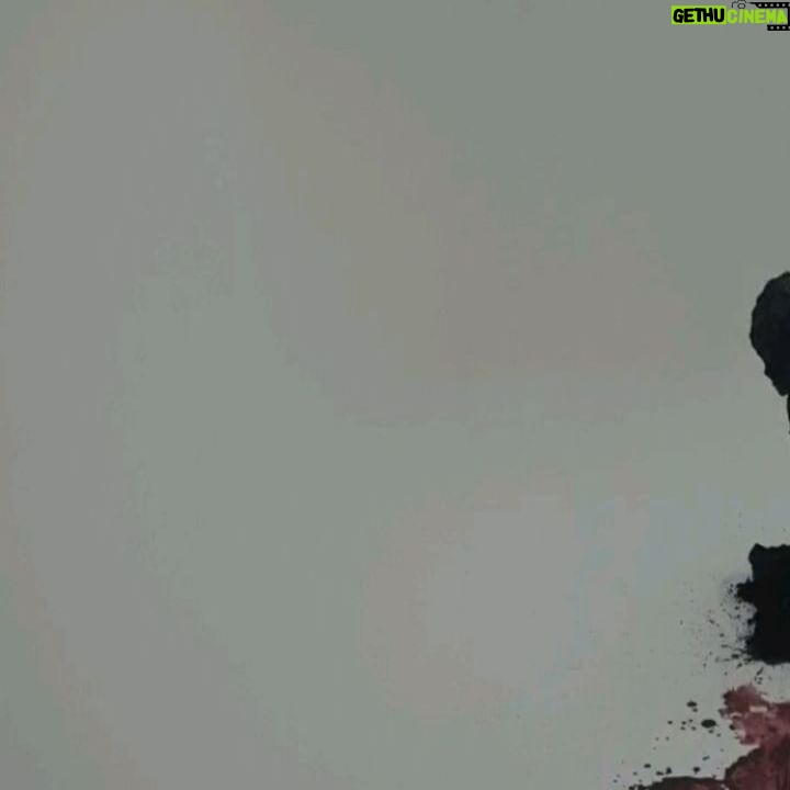 Lee Jung-hyun Instagram - #연상호감독님 #prada 전시! #지옥 #설치작품 넘 멋지세용~👍 #다중과평행 이틀만하다니..넘아쉽!😭