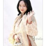 Lee Jung-hyun Instagram - 언제나 최고이신 지춘희선생님~🩷 아름다운 운현궁에서 너무 멋진 패션쇼 였습니다🩵 @missgeecollection