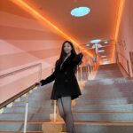 Lee Re Instagram - 느헤헿🌷🫨 ((개미는뚠뚠오늘도뚠뚠))