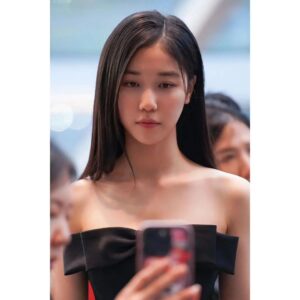 Lee Re Instagram - 🎬 BUSAN International Film Festival 📽

영화 - "괜찮아 괜찮아 괜찮아" 
 " IT′S OKAY!"

 #부산국제영화제BIFF2023
#한국영화의오늘파노라마
#괜찮아괜찮아괜찮아!?!?!?! 
#가족#아동 #성장영화#청춘 
#여성 #코미디
#HyeyoungKIM김혜영
#SeoyeonJIN진서연 
#SubinCHUNG정수빈 
#ReLEE이레 #눈컴퍼니
#nooncompany
#눈스타그램 
#noonstagram
