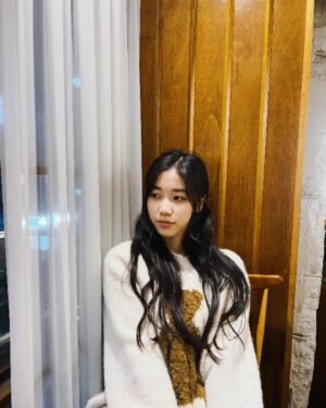 Lee Re Instagram - 새해 복 많이 받으세요오🙇🏻‍♀️

D 8 👉🏻😏👉🏻