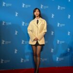 Lee Re Instagram - 저희 영화 가 베를린에서 수정 곰상을 수상했습니다! 괜찮아 영화가 완성되기까지 힘든 과정 속에 늘 웃음 잃지 않고 함께해 주셨던 모든 스태프분들이 너무너무 생각나는 것 같아요 그 모든 분들 덕분에 저희가 베를린에서 우리의 영화로 많은 박수를 받았습니다 진심으로 감사드립니다…!!! 그리고 더욱 인영이로 살 수 있도록 도움 주시고 함께해 주신 진서연 선배님💗정수빈 배우님💓그리고 함께 호흡 맞춰주신 모든 배우분들💗께 정말 감사드립니다!! 마지막으로 인영이가 되기까지 확신을 더해주시고 베를린에서의 추억과 감동을 누릴 수 있도록 힘써주신 김혜영 감독님과 송원석대표님께도 감사드려요…🫶🏻🥹 괜찮아의 인물들과 마주하며 인영이로 살면서 많이 느꼈고 또 배웠습니다. 특히나 개인적으로는 삶을 대하는 태도, 비극을 대하는 태도, 그리고 함께하는 이들의 온기가 얼마나 중요한 것인지 다시 한번 깨닫게 된 기회였습니다. 저희 영화에 박수 쳐주시고 환호해 주신 베를린 관객분들을, 그 순간을 아마 평생 잊지 못할 것 같습니다. 제가 느꼈던, 그리고 관객분들께서 느끼셨던 감동과 웃음을 더 많은 사람들과 나누고 싶어졌습니다. 다시 한번 감사드립니다!!! ❤️아이러어-브 벯린 ~ ㅎ헿헤❤️