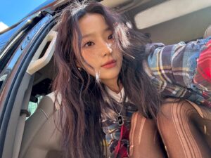 Lee Sae-rom Instagram - 🍁🫶🏻