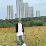 Lee Sae-rom Instagram - 🏃🏻‍♀️‍➡️🐕
