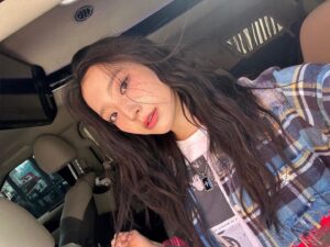 Lee Sae-rom Instagram - 🍁🫶🏻