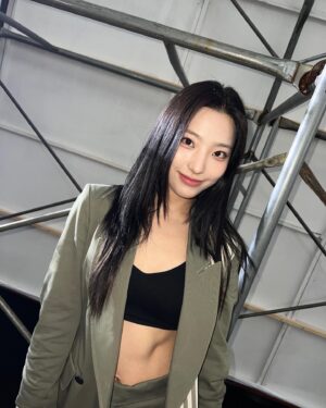 Lee Sae-rom Instagram - 👗🎊👏🏻