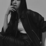 Lee Sang-hee Instagram - 언니가 참 여러날 나를 찍었더라구. 서른 초반의 나부터 최근까지. 신기해. 고맙고. @greenywater