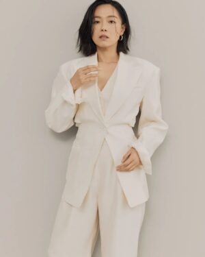 Lee Sang-hee Instagram - 퍼스트룩 1st look 
B컷 😁