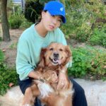 Lee Sang-hwa Instagram - Home!!!!! With my cuties🐶🐶🐶 강쥐목도리 해쏘요😍 #강쥐언니 #피카샛별강북리아🐶 #샛별강쥐는집에서코자는중