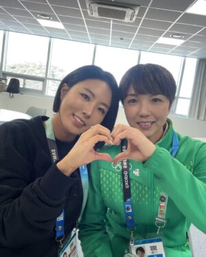 Lee Sang-hwa Instagram - She's here in Gangneung 💚⛸️🏆 @nao.kodaira 
#2024youtholympic #ssk #champ