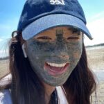 Lee Se-hee Instagram - 지방 촬영때.. 아침에 급 러닝을 하고 싶어서 나갔다 갯벌이 보여 갯벌로 탈까봐 머드를 바르고..생각의 흐름대로 ...ㅎㅎ 즐거웠음 됐지 🧚‍♂️
