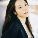 Lee Si-won Instagram - ✨🌕 당신은 날 설레게 만들어 조용한 내 마음 자꾸만 춤추게 해 얼마나 얼마나 날 떨리게 하는지 당신이 이 밤을 항상 잠 못 들게 해
