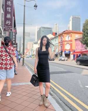 Lee Si-won Instagram - 🇸🇬🤠