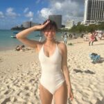 Lee Si-won Instagram - 시시각각 변하는 하늘과 바다와 함께 ☀️🌴🇬🇺🤍
