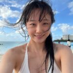 Lee Si-won Instagram – 시시각각 변하는 하늘과 바다와 함께 ☀️🌴🇬🇺🤍