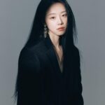 Lee Si-won Instagram - I SEE YOU #abyss #beyondgoodandevil Wer mit Ungeheuern kämpft, mag zusehn, daß er nicht dabei zum Ungeheuer wird. Und wenn du lange in einen Abgrund blickst, blickt der Abgrund auch in dich hinein.