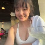 Lee Si-won Instagram - 시시각각 변하는 하늘과 바다와 함께 ☀️🌴🇬🇺🤍