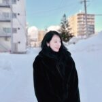 Lee Si-won Instagram - 이제 진짜 봄을 기다리면 되는건가 🐝🌱