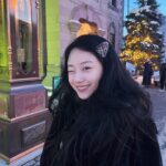 Lee Si-won Instagram - 이제 진짜 봄을 기다리면 되는건가 🐝🌱