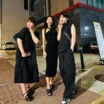 Lee Si-won Instagram - HOW TO WEAR ALL BLACK 🐜🖤