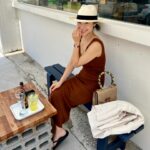 Lee Si-won Instagram - 🤠🤎☀️