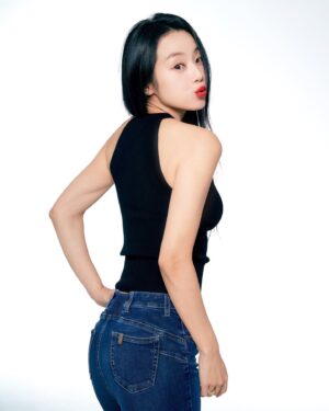 Lee Si-won Instagram - 크으❤️‍🔥

@some.seyoung @zoooo__no @yyexxan0