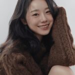 Lee Si-won Instagram – 따뜻한 연말 🐻🧸🌰🤎