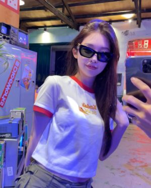 Lee Si-woo Instagram - 😎🤚🏻