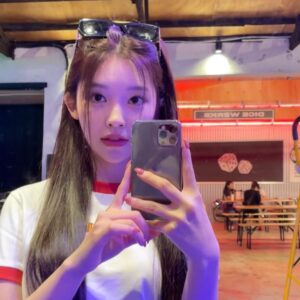 Lee Si-woo Instagram - 😎🤚🏻