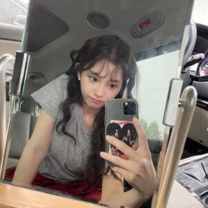 Lee Si-woo Instagram - <종이의 집: 공동경제구역> 파트2